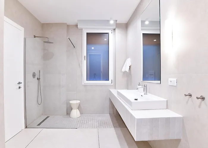 Astra 2 Comfort Smart In Centro Citta * Bologna