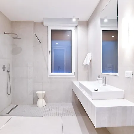 Astra 2 Comfort Smart In Centro Citta * Bologna